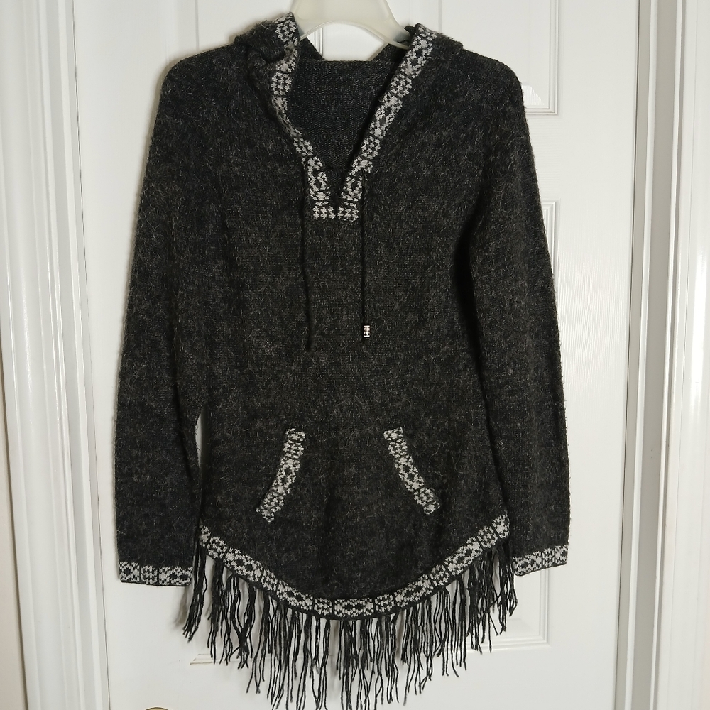 Vintage Alpaca Blend Peruvian Black & White Hooded Sweater with Fringe Sz Small